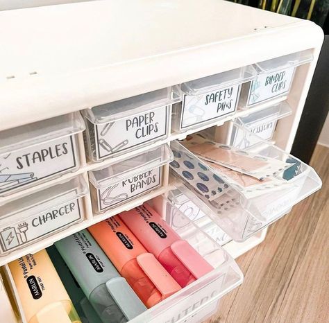 Jess on Instagram: “☆ Teacher Toolbox ☆ The school holidays are the perfect time to get yourself, and your odds and ends organised! Do it in style with my…” Teacher Toolbox Organizer, Fcs Teacher, Cottage Storage, Classroom Essentials, Teacher Toolbox Labels, Desk Drawers, Speech Pathologist, Teachers Lounge, Future Job