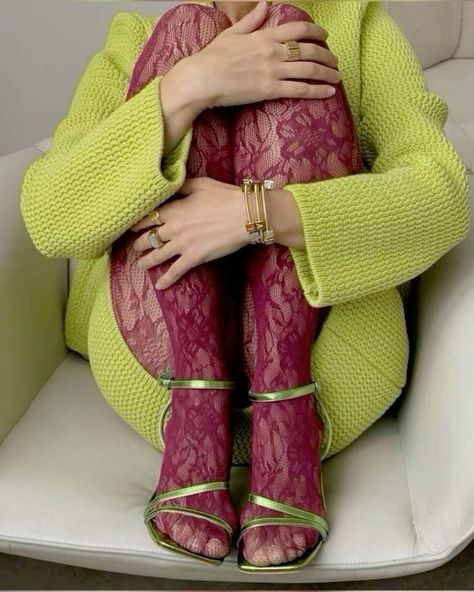 Is this the new fall 2024 color association ??  Merlot red with lime green ? Merlot Lace thighs with lime green sandals and knit dress #merlot #limegreen #lacethighs #fallcolorassociation #fallcolorscheme #falloutfitswomen #fallaesthetic #fall2024outfits #falloutfit #mytype #outfitideas #schoolfits #dreamclothes #casualoutfits Shooting Pose, Inspiration Tattoos, Mode Vintage, Looks Style, Fashion Killa, Fashion Inspo Outfits, Spring Fashion, Winter Fashion, A Woman