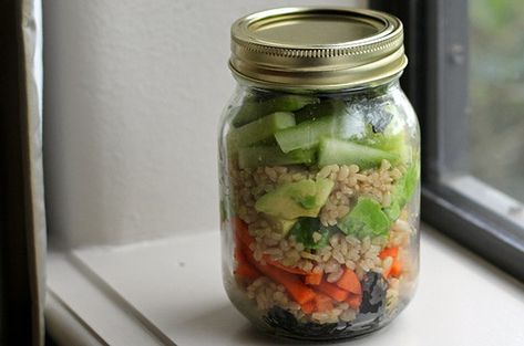 Mason Jar Meals On The Go | SELF Mason Jar Recipes, Deconstructed Sushi, Mason Jar Lunch, Mason Jar Desserts, Jar Recipes, Gluten Free Lunch, Mason Jar Salad, Mason Jar Meals, Make Ahead Lunches