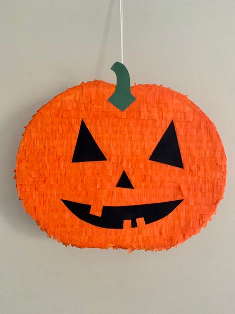 Halloween Piñatas Ideas, Halloween Pinata Ideas, Pumpkin Pinata, Pinata Halloween, Piñata Halloween, Halloween Piñatas, Halloween Invitaciones, Halloween Pinata, Halloween Canvas Paintings