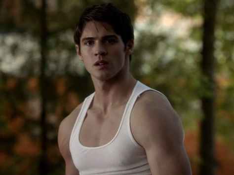 Still of Steven R. McQueen in The Vampire Diaries (2009) Jeremy Gilbert Icon, Jeremy Gilbert Aesthetic, The Vampire Diaries Jeremy, Steve R Mcqueen, Jeremy Gilbert, Steven R Mcqueen, Steven Mcqueen, Harvey Kinkle, Which Character Are You