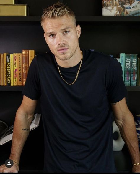 Neil Miller, Matthew Noszka, Handsome Male Models, Character Inspiration Male, Sweet Guys, Blonde Guys, Dirty Blonde, Short Blonde Hair, Book Aesthetic