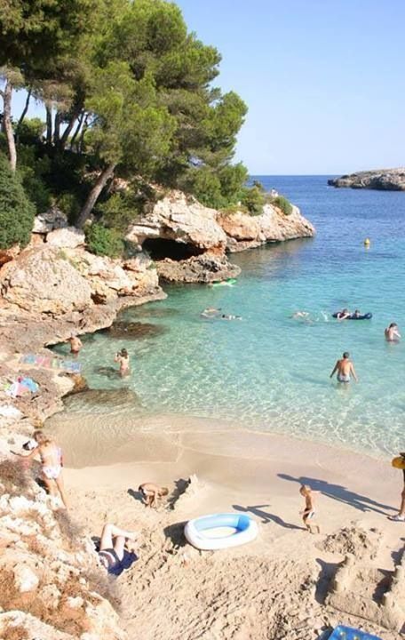 Cala D'or Mallorca, Mallorca Beaches, Voyage Europe, Majorca, Menorca, Beach Hotels, Beautiful Places To Travel, Spain Travel, Beautiful Places To Visit