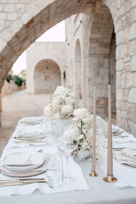 Puglia Wedding Flowers, Puglia Italy Wedding, Wedding Puglia, Borgo Egnazia, Film Couples, Puglia Wedding, Romantic Italy, Italian Wedding Venues, Weddings In Greece