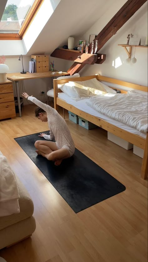 Morning Stretch, Morning Aesthetic, Morning Stretches, Yoga Aesthetic, Routine Aesthetic, Morning Mood, Morning Meditation, Gym Aesthetic, Productive Morning