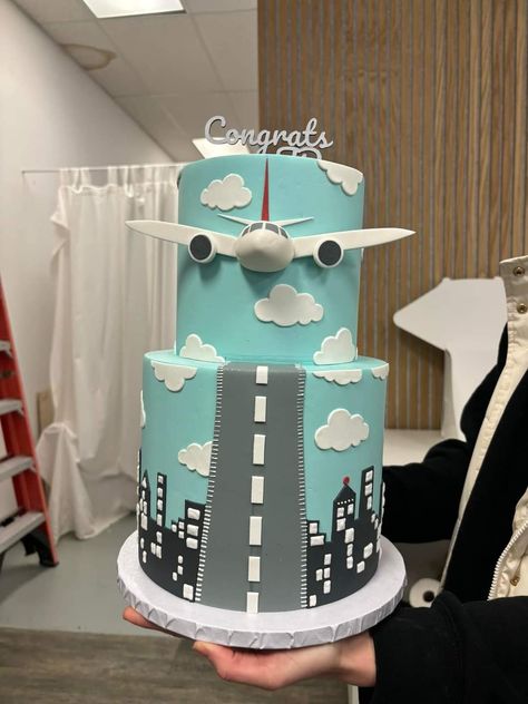 Aircraft Cake Ideas, Travel Cake Ideas For Men, Pilot Birthday Cake, Airplane Cake Ideas, Airplane Theme Cake, Airplane Cakes, Plane Cake, Airplane Birthday Cakes, Apple Cake Pops