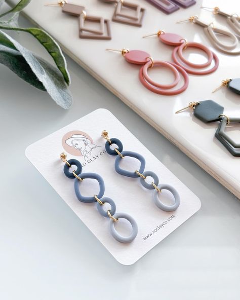 Get the Slim Organic cutter set (first photo) FREE with purchase of the new “Slim Sets” cutter bundle today only (6/9). No code necessary, no need to add anything to your cart. It’s automatically included 🤍 also, check out our 6 new ombré color palettes that pair perfectly with this launch! 👀 Cement Jewelry, Diy Jewelry To Sell, Clay Works, Polymer Clay Flower Jewelry, Diy Earrings Polymer Clay, Polymer Clay Jewelry Tutorials, Handmade Clay Jewelry, Polymer Clay Jewelry Diy, Jewelry Drawing