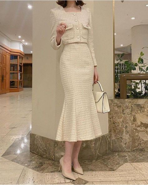 Sunday Dress Outfit, Tweed Outfit, Hijabista Fashion, Best Winter Outfits, Mode Chanel, Modest Dresses Casual, Korean Fashion Dress, Quick Outfits, Classy Dress Outfits