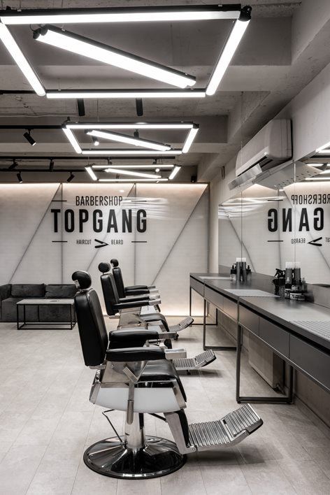 TOPGANG BARBERSHOP | AB + Partners Haircut Salon Design, Modern Barber Shop Ideas Interior Design, Barber Shop Design, Barber Shop Pictures, Modern Barber Shop, Barber Store, Barbershop Design Interior, Barber Shop Interior, Hair Salon Interior