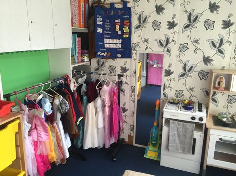 Eyfs Areas, Dressing Corner, Dress Up Corner, Primary School Classroom, Home Corner, Eyfs Classroom, Corner House, Dressing Up, School Classroom