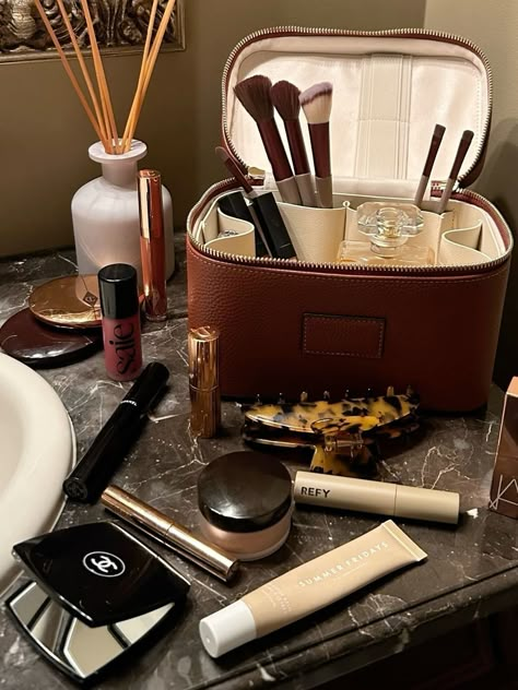 Colin Fitzgerald, Summer Di Laurentis, Briar U Series, In My Makeup Bag, Summer Friday, My Makeup Bag, Body Hygiene, Chanel Makeup, What In My Bag