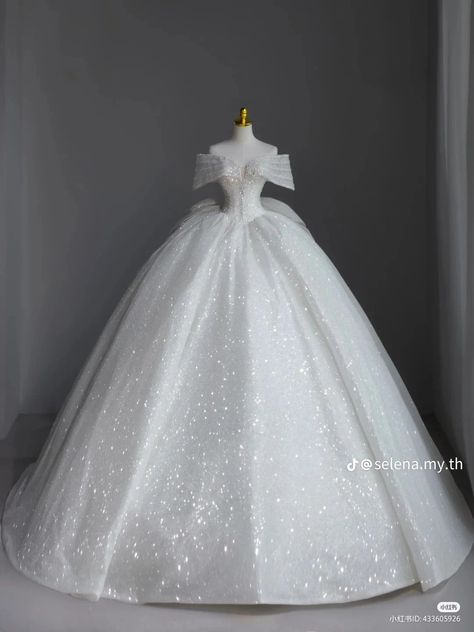 Fairy Tale Wedding Dress Romantic, Big Puffy Wedding Dresses, Royal Ball Gown, Rapunzel Wedding, Queen Wedding Dress, Expensive Wedding, Puffy Wedding Dresses, Glam Wedding Dress, Pretty Quinceanera Dresses