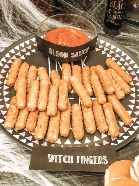 Hocus Pocus Halloween Party Ideas | Photo 8 of 18 Halloween Birthday Party For Kids, Hocus Pocus Halloween Party, Halloween Sleepover, Recetas Halloween, Kids Halloween Food, Hocus Pocus Party, Easy Halloween Party, Halloween Movie Night, Hocus Pocus Halloween