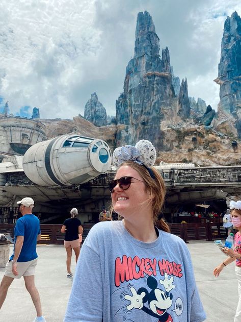 Galaxy's Edge at Walt Disney World Mouse Ears - The Peachy Mouse Millenium Falcon Galaxy Edge Disney World, Galaxy Edge, Disneyland Attractions, Disney 2024, Millenium Falcon, Main Street Usa, Galaxy's Edge, Mouse Ears, Magical Places