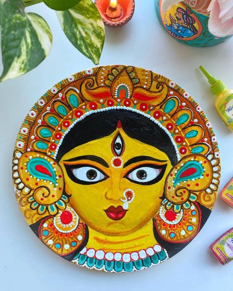 Ceramic Plate Painting, Happy Durga Ashtami, Shakthi Devi, Durga Ashtami, Simple Flower Rangoli, Bali Painting, Plate Painting, Diy Crafts Love, Durga Painting