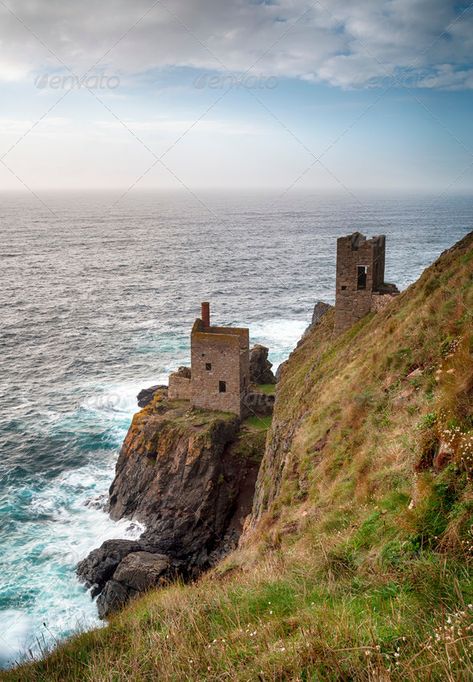 Coastal Photos, Cornwall Castle, Cornish Tin Mines, Camping Cornwall, Cornwall Coast, Cornwall Beaches, Mining Industry, Horse Guards, Cornwall England