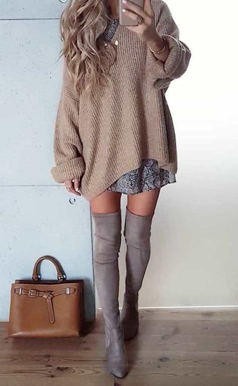 8 Cosy Fall Outfits For A Chilly Day - Society19 UK Chilly Day Outfit, Portret Feminin, Trendy Outfits 2020, Cocktail Sauce, Cute Winter Outfits, Outfit Inspiration Fall, Cute Fall Outfits, Casual Winter Outfits, Autumn Outfit