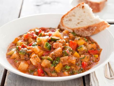 Italian Summer Vegetable Stew, Giambotta Recipe Italian Vegetables, Giambotta Recipe, Ciambotta Recipe, Italian Vegetable Dishes, Stew Ideas, Greek Night, Recipes Italian, Recipes Authentic