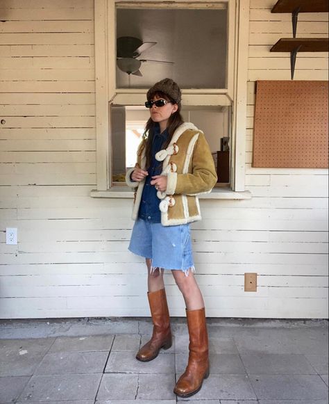 60s Boots Outfit, 70s Cowboy Boots Outfit, Patchwork Boots Outfit, 70s Boots Outfit, Fall Boots 2023, Gogo Boots Outfit, Brown Cowboy Boots Outfit, Thrift Inspiration, Outfits 60s