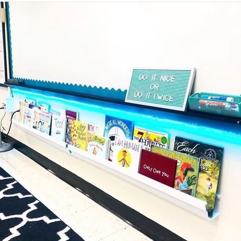 Teacher Approved #teacherlife on Instagram: “I made some rain gutter bookshelves at my house once but I love how @abubblyclassroom did it in her classroom! A great way to use that…” Teacher Bookshelf Decor, Small Classroom Library Ideas, Plant Classroom, Computer Center, Classroom Goals, Teaching Organization, Classroom Idea, Classroom Layout, Activities For Boys