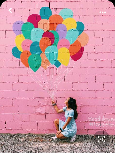 Murals School Wall, Instagram Wall Mural, Balloon Mural Wall, Art Exhibition Ideas Creative, Selfie Mural Ideas, Cafe Mural Ideas, Wall For Photoshoot, Instagramable Walls Cafe, Murales Aesthetic