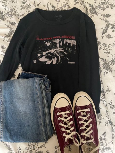 Outfits Rockstar, Brandy Melville Jeans, Rockstar Gf, Red Converse, Downtown Outfits, Autumn Fits, Shoes Converse, Swaggy Outfits, Outfit Inspo Fall