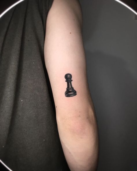 Pawn Tattoo, Space Arm Tattoo, Tattoos Paw Print, Chess Tattoos, Chess Piece Tattoo, Chess Tattoo, Amazing 3d Tattoos, Hyper Realistic Tattoo, Tattoo Old School