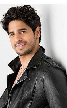 Shidhartha Malhotra, Indian Actors Men, Indian Male Actors, Sidharth Malhotra Wallpapers, Sidharth Malhotra Cute, Siddarth Malhotra, Sid Malhotra, Siddharth Malhotra, Sidharth Malhotra