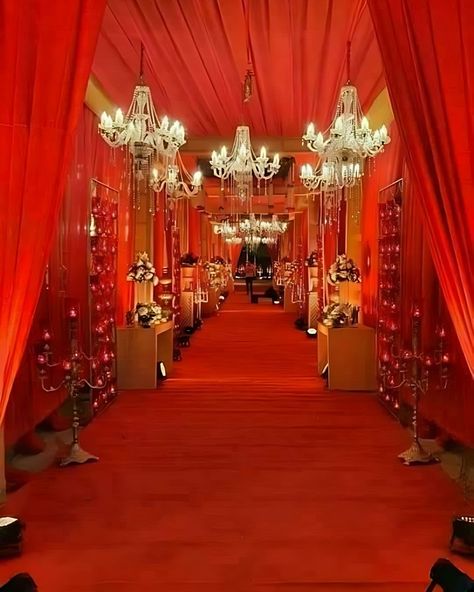 Wedding Red Background, Royal Sangeet Decor, Indian Wedding Tent Decorations, Wedding Pandal Design, Indian Royal Wedding Decor, Royal Wedding Decorations Indian, Wedding Entrance Decoration Indian, Tent Decorations Wedding, Royalty Decorations