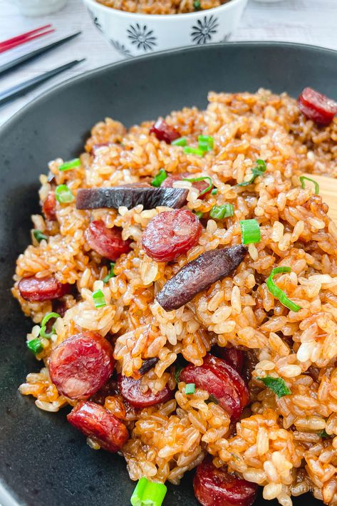 Chinese Sticky Rice Recipe, Dinner With Mushrooms, Chinese Sticky Rice, Rice Ideas, Quick Fried Rice, Sausage Rice, Chinese Sausage, Mushroom Rice, Sauce For Rice