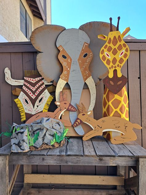 Lion King Homecoming Float, Lion King Props Set Design, Lion King Stage Props, Lion King Set Design Ideas, Lion King Play Props, Lion King Jr Set Design, Lion King Props, Lion King Stampede, Lion King Elephant