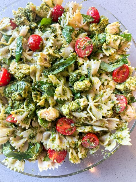 DAIRY-FREE PESTO PASTA SALAD WITH CHICKEN Dairy Free Pasta Meal Prep, Gluten Free Pesto Pasta Salad, Pasta Salad No Dairy, Dairy Free Pasta Salad Recipes, Pasta Salad Recipes Dairy Free, Dairy Free Pasta Salad, Beginner Meals, Pesto Chicken Pasta Salad, Pasta Salad With Chicken