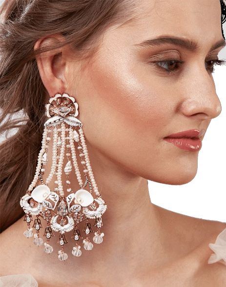 Sea Shell Jewellery, Gown 2023, Suits For Women Indian, Embroidery Jewellery, Gold And Pearls, Sea Shell Earrings, Nyc Luxury, Shell Accessories, Flower Jewelry Designs