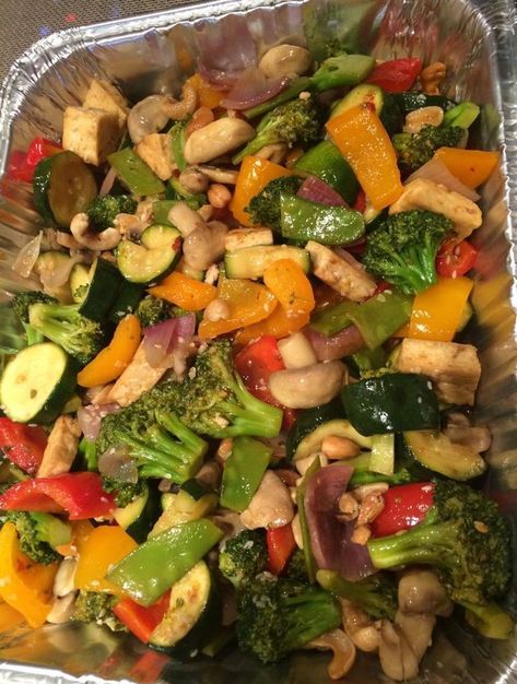 My husband and I really liked this... - Heavenly Recipes Keto Stir Fry, Garlic Fried Chicken, Garlic Chicken Stir Fry, Vegan Stir Fry, Stir Fry Recipes Chicken, Sauteed Chicken, Garlic Fries, Honey Garlic Chicken, Fried Vegetables