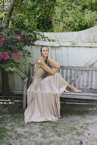 India Hicks Favorite Things - What India Hicks Can't Live Without - ELLE DECOR India Hicks Island Living, India Hicks Style, Aristocratic Style, India Hicks, Swinging London, Inspiration Images, Indian Prints, Entrepreneur Lifestyle, Island Living