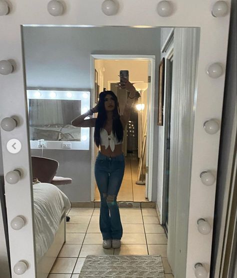 Amanda Solis, Latina Outfits, Latina Fashion Outfits, Latina Fashion, Fake Pictures, Cute Simple Outfits, Really Cute Outfits, Cute Selfie Ideas, Cute Fits