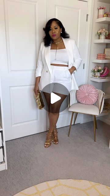 Monique/ Fashion & Lifestyle Influencer on Instagram: "The Perfect White Short Set ❤️ Let’s start the week off with something we need every summer a cute short set. Now I’m usually not an all white type of girl, but I love a set and yaw’ll know I love a blazer.  Let’s Chat About It➡️Do you wear all white ? Would you dress this up or down? and who else is going to be back in heels with me this summer ?💁🏽‍♀️ Drop your thoughts ⬇️ Outfit @bariii_rtw via @macys linked in bio  Follow my @shop.ltk for more style inspo😘 #styleinspo #grwm #summer #linen" White Short Set Outfit, White Blazer White Shorts, All White Outfit Shorts, White Boat Party Outfit, Graduation White Dress College, All White Beach Party Outfit, White Blazer Outfit Dressy, White Party Outfits Women, White Shorts Outfit Summer