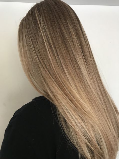 Light Blonde Ombre Hair, Brown Hair With Blonde Balayage Straight, Blond Balayage Hair Straight, Balayage Light Brown Hair Straight, Dark Blonde To Blonde Balayage, Dark Blonde Balayage With Highlights, Brown And Blonde Balayage Straight Hair, Blonde Balayage Highlights Straight Hair, Balyage Blonde Long Hair