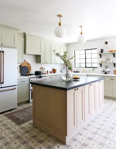 Hello beautiful kitchen 😍 Have you seen the amazing Evergreen Kitchen by Jenny Komenda yet? Such an impressive traditional and cottage renovation with modern elements. Jenny Komenda Kitchen, Jenny Komenda, Evergreen House, Two Tone Kitchen Cabinets, Juniper Home, Sage Green Kitchen, Two Tone Kitchen, Green Kitchen Cabinets, Sustainable Kitchen