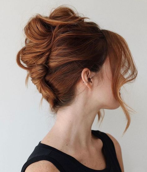 Flawless Hair Updos For Casual Days And Glam Nights Red Hair Updo, Medium Red Hair, Combover Hairstyles, Bride Hairstyles Updo, Wedding Hairstyles For Medium Hair, Romantic Wedding Hair, Brunette Hair With Highlights, Bridal Hair Updo, Hairstyles For Medium Hair