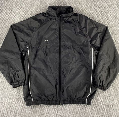 Guys Clothing Styles, Mens Outfit Inspiration, Nike Windbreaker, Nike Vintage, Cool Outfits For Men, Nike Mens, Jacket Long, Outdoor Jacket, Streetwear Men Outfits