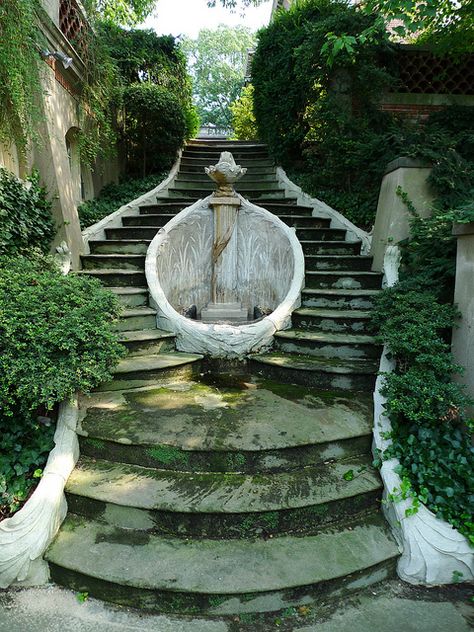 Horseshoe Steps at Dumbarton Oaks Garden Ramp, Colombian Pottery, Beatrix Farrand, Gorgeous Staircase, Garden Staircase, Pottery Museum, Dumbarton Oaks, Water Stone, Fountain Garden