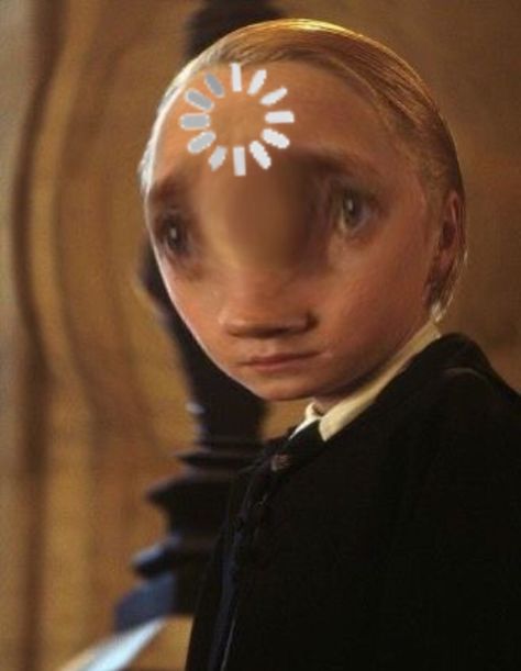 Funny Draco Malfoy, Draco Funny, Peeves Harry Potter, Tom Felton Funny, Draco Aesthetic, Hp Photos, Draco Malfoy Funny, Harry Potter Curses, Meme Harry Potter