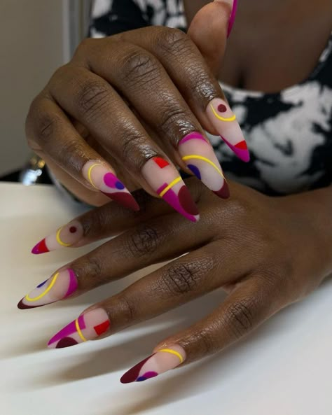 Long Fall Nails Black Women 2023 22 Ideas - women-club.online Fall Nails Black Women, Fall Nails Black, Long Fall Nails, Luxurious Nails, Nails Black Women, Brown Hands, Spirit Fingers, Nail Design Glitter, Abstract Nails