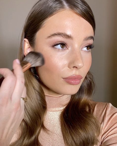 Kelly on Instagram: “Super fresh & feminine for @evarankiin using @ctilburymakeup 👄 . . 🌟COMPLEXION🌟 Magic Cream, Magic Eye Rescue, Light Wonder Foundation…” Magic Cream, Magic Eyes, Foundation, Wonder, Cream, Makeup, Hair, On Instagram, Beauty