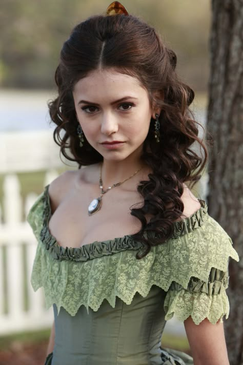 The Vampire Diaries Katherine Pierce 1864 Katherine Pierce Outfits, Trend Ideas, Katerina Petrova, Hair Curling Tips, Real Hair Wigs, V Dress, Katherine Pierce, Stylish Photo Pose, Hair Trend