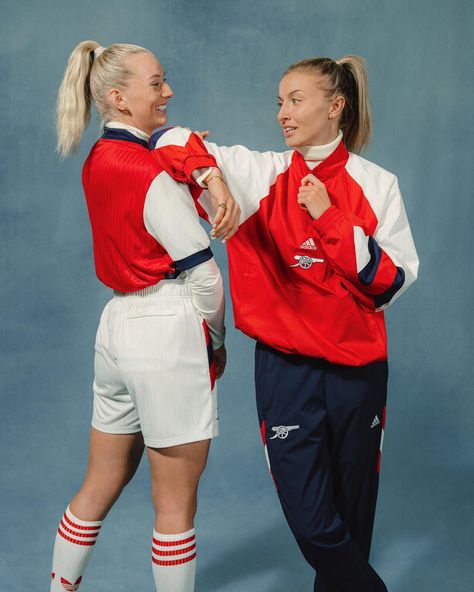 leah williamson and stina blackstenius mar1 England Ladies Football, Leah Williamson, Arsenal Ladies, Women’s Soccer, Womens Football, Arsenal Fc, كرة القدم, Brad Pitt, Soccer Players