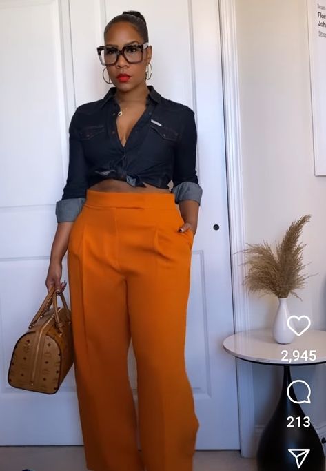 Orange Trousers Outfit Color Combos, Orange Trouser Outfit Women, Orange Pants Outfit Black Women, Orange Slacks Outfit, Wide Leg Jeans Outfit Black Women, Orange Wide Leg Pants Outfit, Orange Pants Outfit Work, Concert Outfit Black Women, Orange Pants Outfit