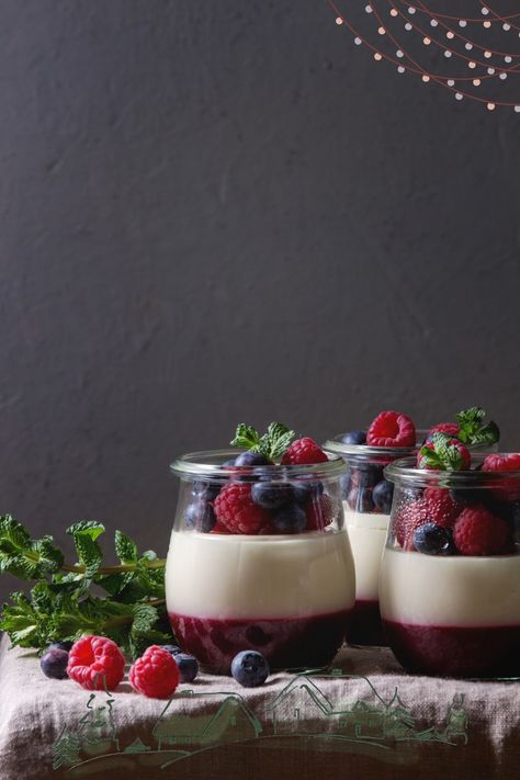 Christmas Panna Cotta - Fruity Desserts Dessert Fruit, Recipe Dessert, Ethnic Recipes