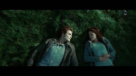 1807 Jackson Rathbone, River Flow In You, Best Halloween Movies, Twilight 2008, Twilight Photos, Edward Bella, Twilight Pictures, Tv Host, The Twilight Saga